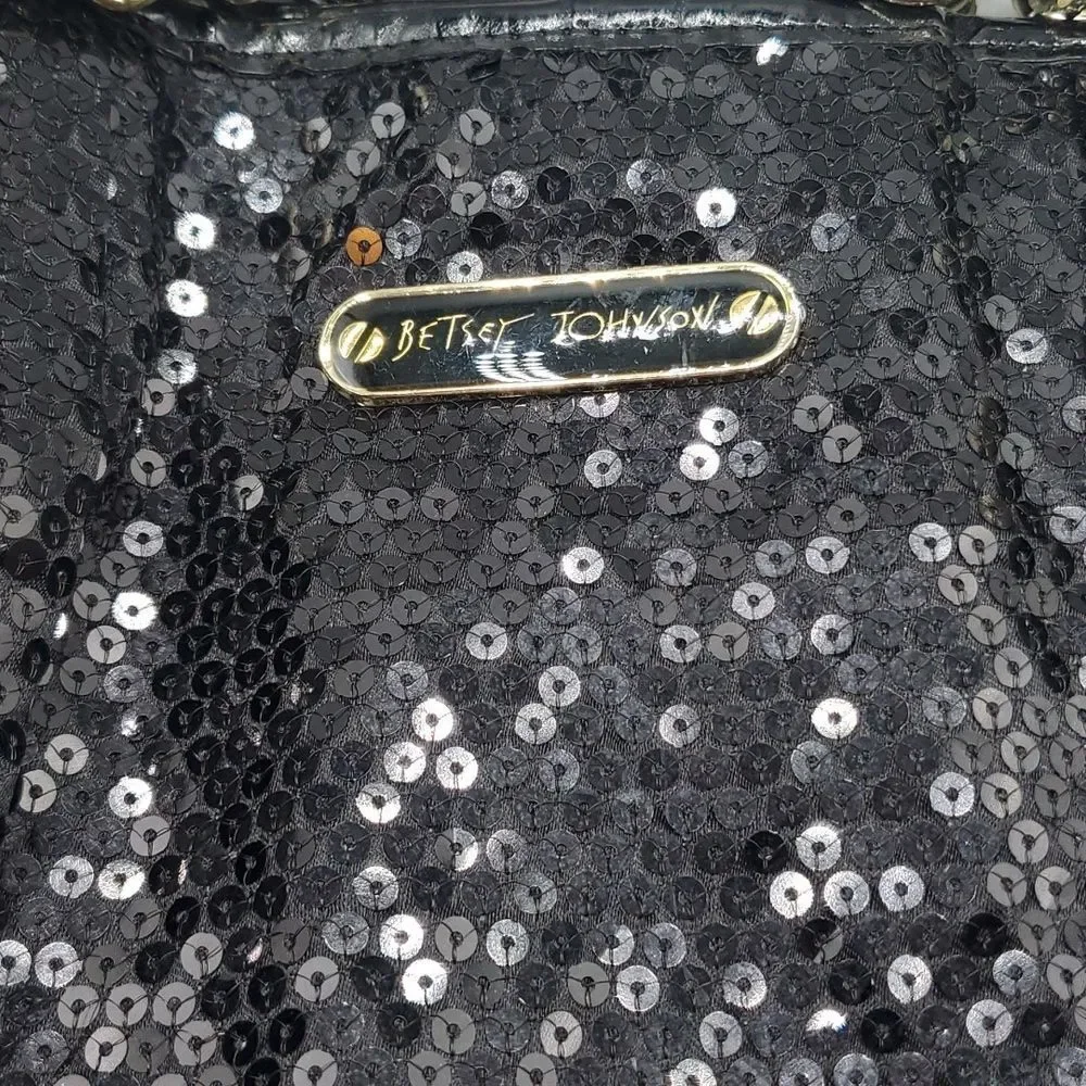 BETSEY JOHNSON CASUAL Y2K HANDBAG PURSE MEDIUM in BLACK SEQUINS W/ GOLD HARDWARE